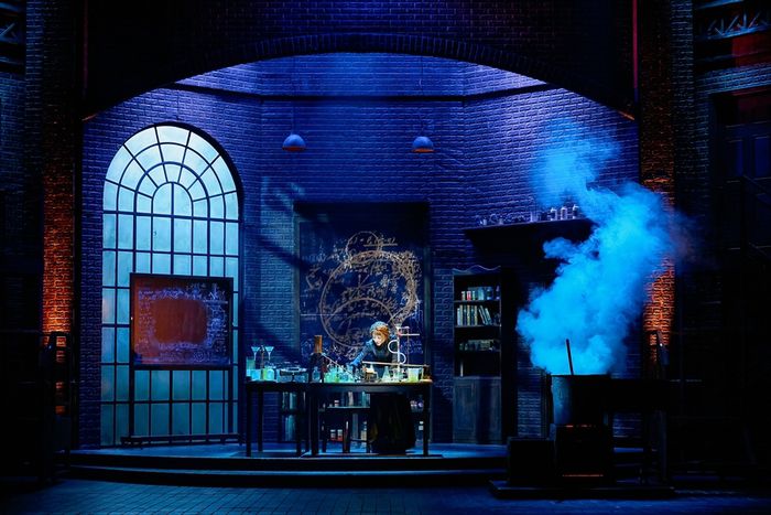 김소향이 뮤지컬 ‘마리 퀴리’의 관전 포인트를 직접 소개하며 관객들을 공연장으로 초대했다. 사진 | 라이브