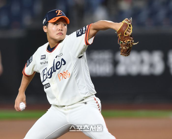 한화 선발투수 정우주가 29일 대전 한화생명볼파크에서 열린 2025 KBO리그 LG와 경기에서 역투하고 있다. 대전 | 최승섭기자 thunder@sportsseoul.com