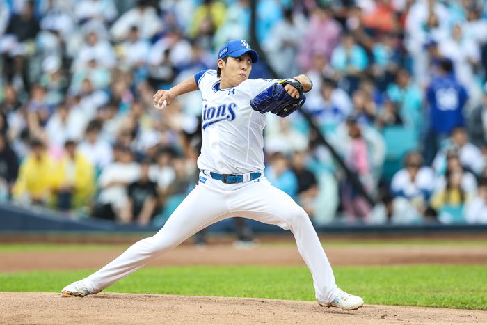 삼성 원태인이 7일 대구삼성라이온즈파크에서 열린 2025 KBO 포스트시즌 와일드카드 결정전 2차전 NC와 경기에 선발 등판해 역투하고 있다. 사진 | 삼성 라이온즈