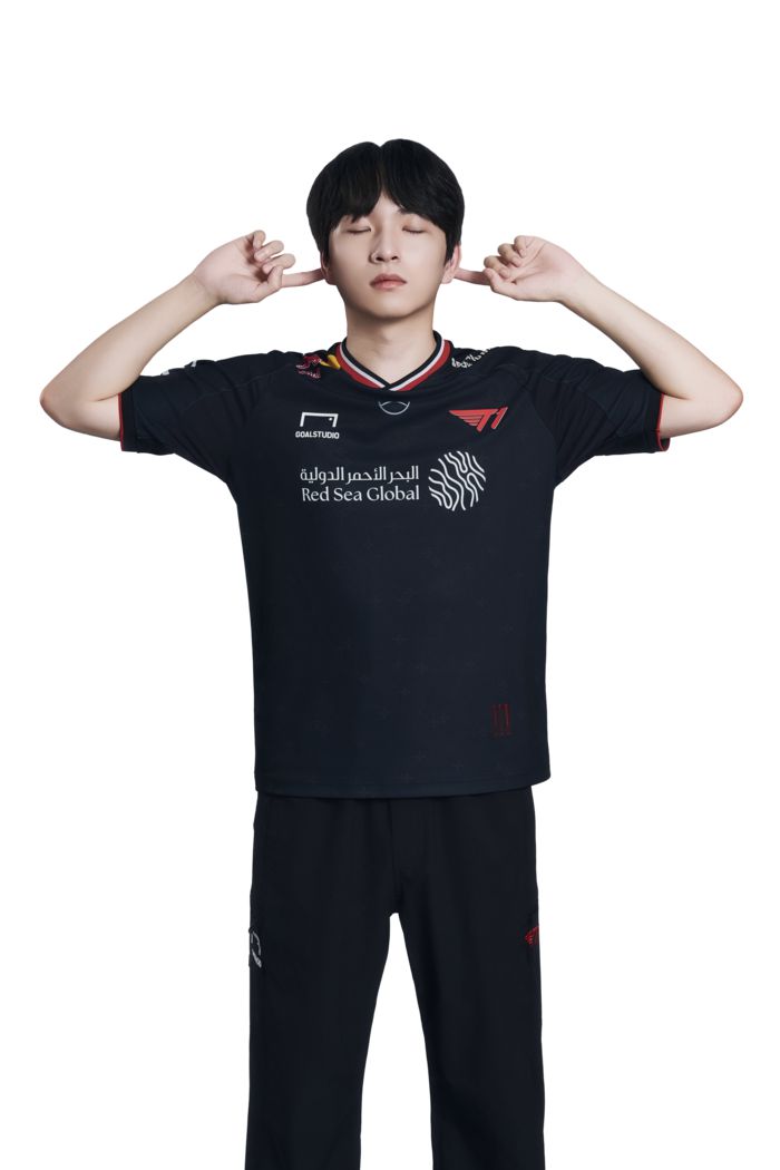 김유민이 25일 서울 잠실DN콜로세움에서 열린 2025 FSL 서머 C조 경기에서 김정민을 세트스코어 2-1로 이겼다. 사진 | 넥슨