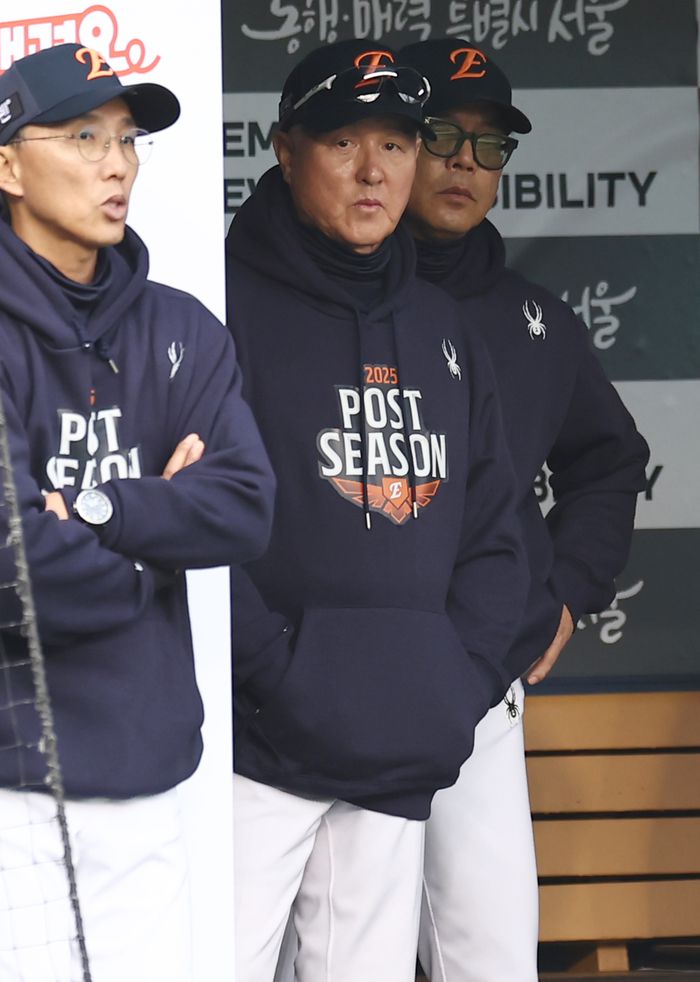 김경문 감독이 경기를 지켜보고 있다. 사진 | 연합뉴스