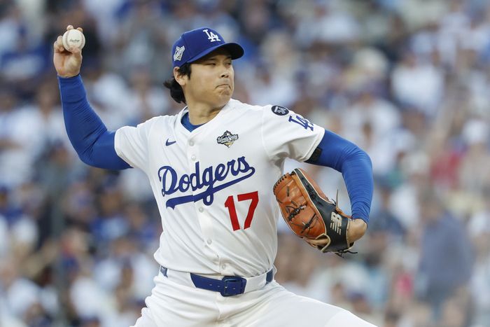 LA 다저스 오타니가 29일(한국시간) 미국 캘리포니아주 LA 다저 스타디움에서 열린 2025 메이저리그(ML) 월드시리즈(WS) 4차전 토론토와 경기에 선발 등판해 역투하고 있다. 사진 | LA=EPA연합뉴스
