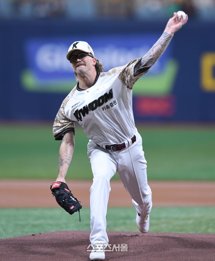 키움 웰스가 25일 서울 고척스카이돔에서 열린 2025 KBO리그 LG와 경기에서 역투하고 있다. 고척 | 최승섭 기자 thunder@sportsseoul.com