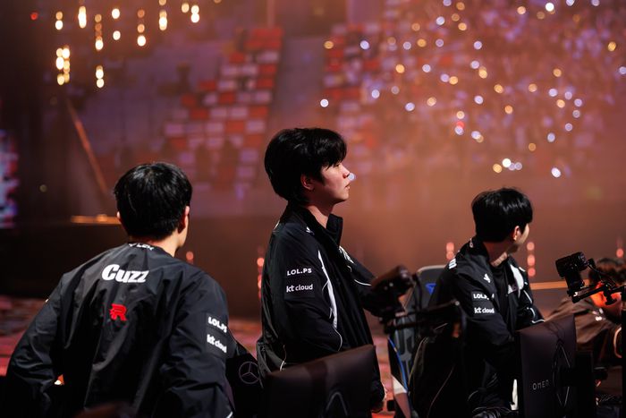 ‘비디디’ 곽보성이 9일 중국 청두 동안호 다목적 체육관에서 열린 2025 롤드컵 결승 패배 후 아쉬움을 드러내고 있다 . 사진 | 라이엇 게임즈