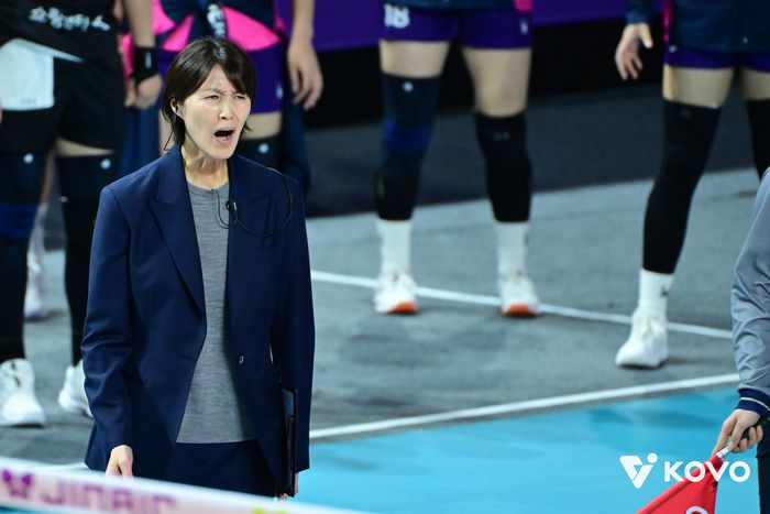 흥국생명 요시하라 감독.제공 | 한국배구연맹