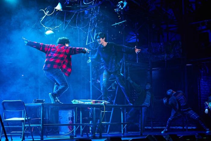 뮤지컬 ‘렌트’는 미국 뉴욕 이스트 빌리지에 모여 사는 예술가들의 치열한 삶을 그린다. 사진 | 신시컴퍼니