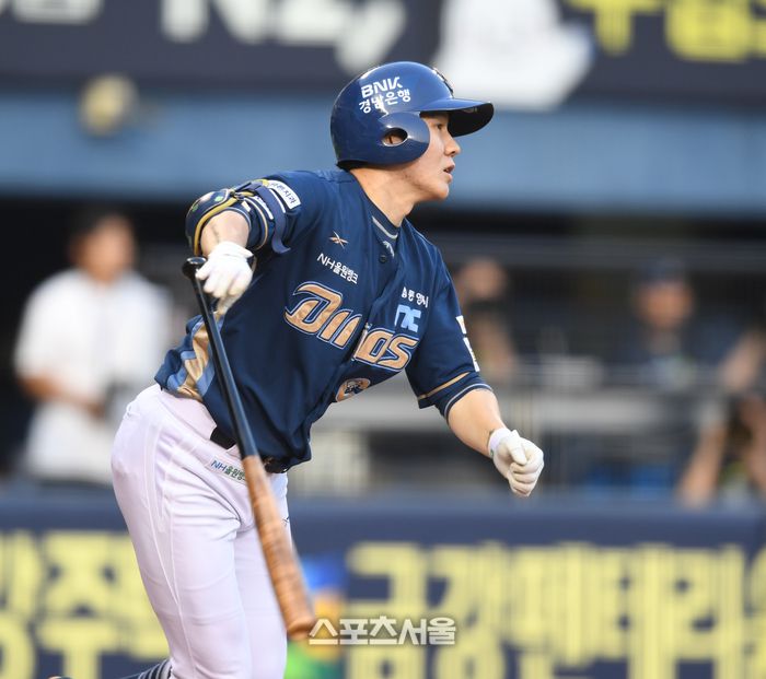 NC 박민우가 17일 서울 잠실구장에서 열린 2025 KBO리그 LG와 경기 3회초 2사 3루 1타점 2루타를 치고 있다. 잠실 | 최승섭 기자 thunder@sportsseoul.com