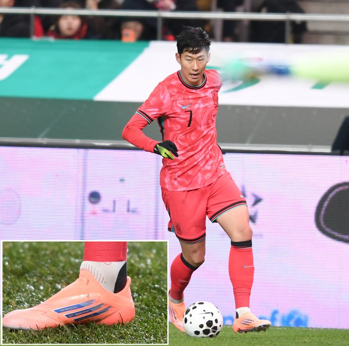 손흥민이 18일 서울월드컵경기장에서 열린 남자축구 국가대표 평가전 가나와 경기에서 아디다스에서 선물한 ‘137+CAPS’ 축구화를 신고 경기를 뛰고 있다. 2025. 11. 18.상암 | 최승섭기자 thunder@sportsseoul.com