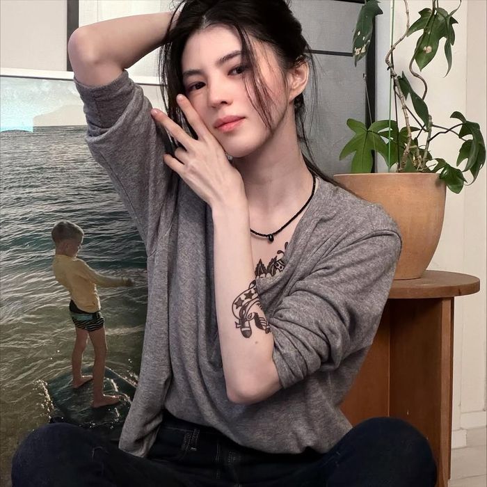 사진ㅣ한소희 SNS