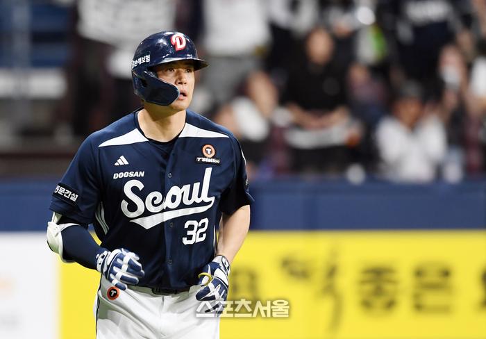 두산 김재환이 22일 고척스카이돔에서 열린 2025 KBO리그 키움과 경기 9회초 2사 키움 투수 주승우를 상대로 솔로 홈런을 친 뒤 베이스를 돌고 있다. 고척 | 박진업 기자 upandup@sportsseoul.com