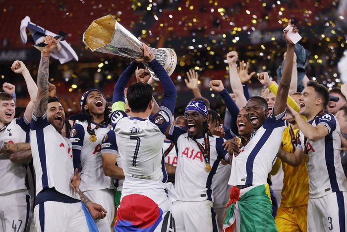 손흥민(가운데). 사진 | 빌바오=EPA연합뉴스