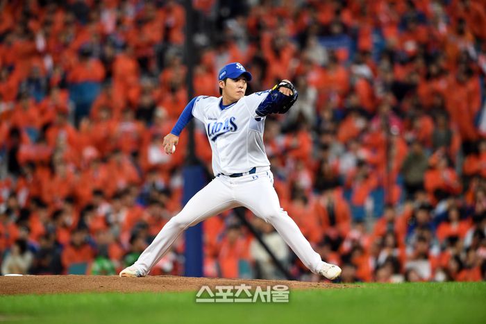 삼성 원태인이 대구삼성라이온즈파크에서 열린 2025 KBO리그 한화와 플레이오프 4차전에 선발 등판해 힘차게 공을 던지고 있다. 대구 | 박진업 기자 upandup@sportsseoul.com