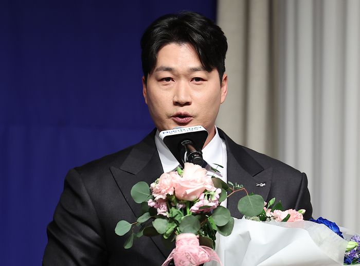 8일 서울 강남구 리베라호텔에서 열린 ‘2025 뉴트리디데이 일구상 시상식’에서 일구대상을 수상한 오승환이 수상 소감을 말하고 있다. 사진 | 연합뉴스