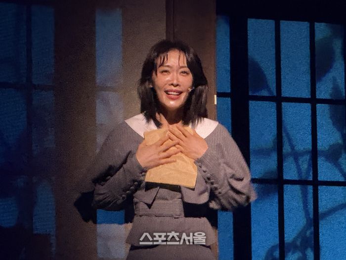 김히어라가 11일 뮤지컬 ‘팬레터’ 프레스콜에서 대표 넘버 ‘섬세한 팬레터’를 시연하고 있다. 사진 | 표권향 기자 gioia@sportsseoul.com