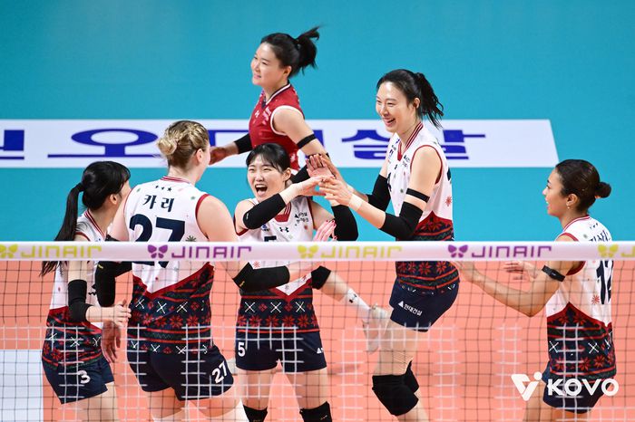 기뻐하는 현대건설 선수들.제공 | 한국배구연맹