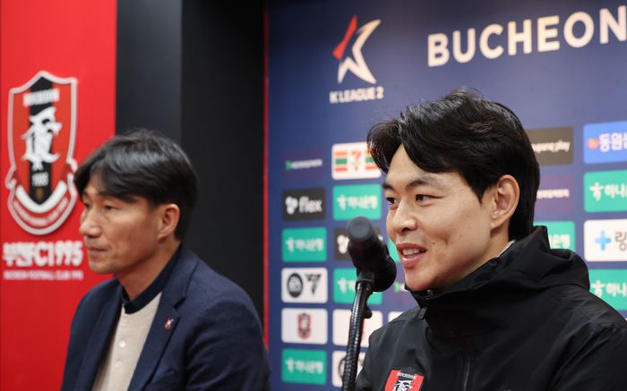 승격 기자회견에 참석한 부천 한지호(오른쪽)와 이영민 감독. 사진 | 부천=연합뉴스