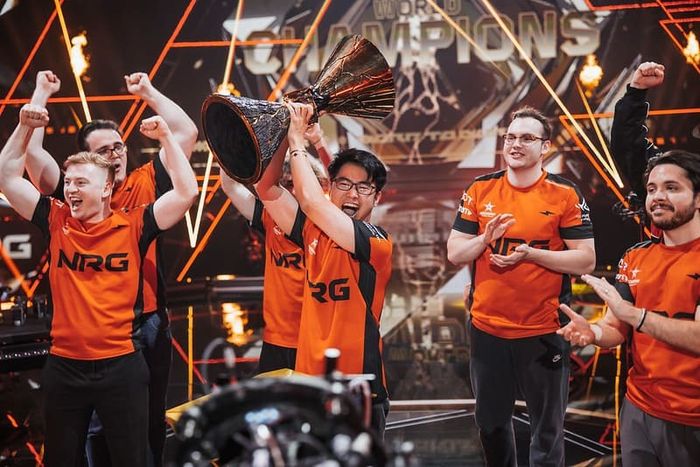 챔피언스 파리에서 우승을 차지한 NRG e스포츠의 모습. 사진 | 라이엇 게임즈
