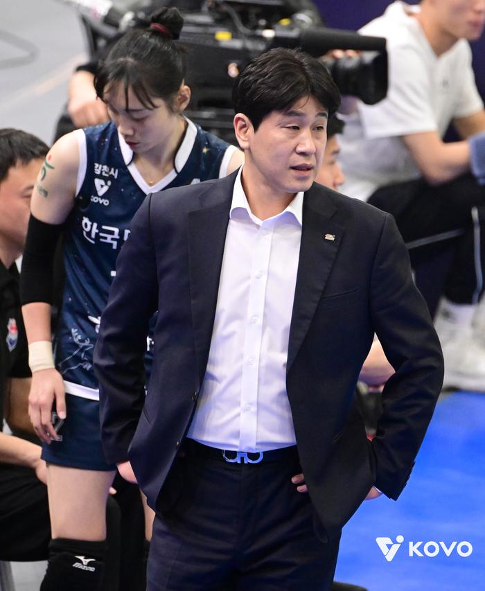 도로공사 김종민 감독.제공 | 한국배구연맹