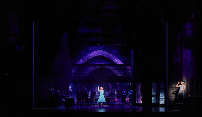 뮤지컬 ‘보니 앤 클라이드’는 내년 3월2일까지 홍익대 대학로 아트센터 대극장에서 공연된다. 사진 | ㈜쇼노트