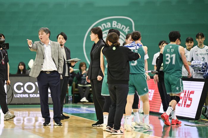 하나은행 이상범 감독. 사진 | WKBL