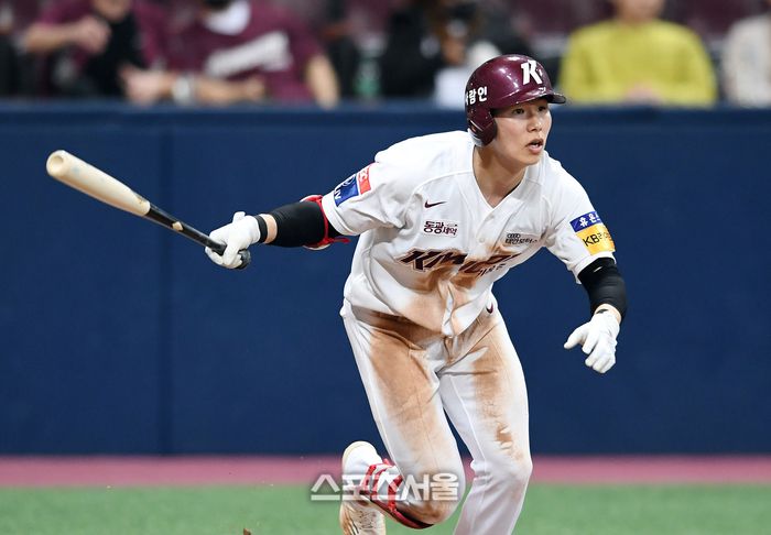 키움 김혜성이 27일 서울 고척스카이돔에서 열린 2023 KBO리그 KT전에서 3회말 1사 1루 KT 선발 조이현을 상대로 안타를 치고 있다. 고척 | 박진업 기자 upandup@sportsseoul.com