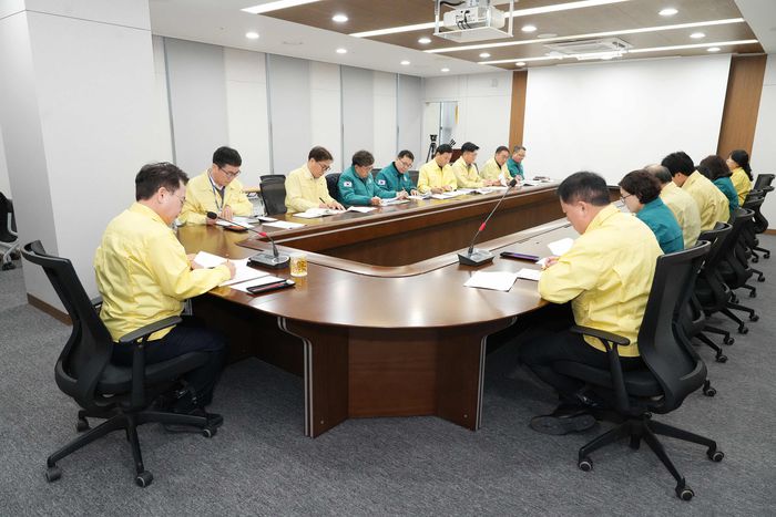 육동한 춘천시장이 26일 오전 한파주의보 상황 점검회의를 주재하고 있다. 사진|춘천시청