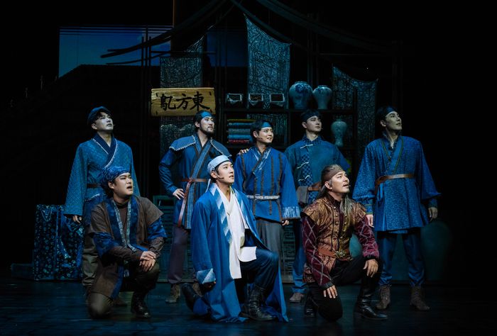 뮤지컬 ‘한복 입은 남자’는 꿈을 좇는 모든 이의 별에게 소망을 비는 우리의 삶을 대변한다. 사진 | EMK뮤지컬컴퍼니