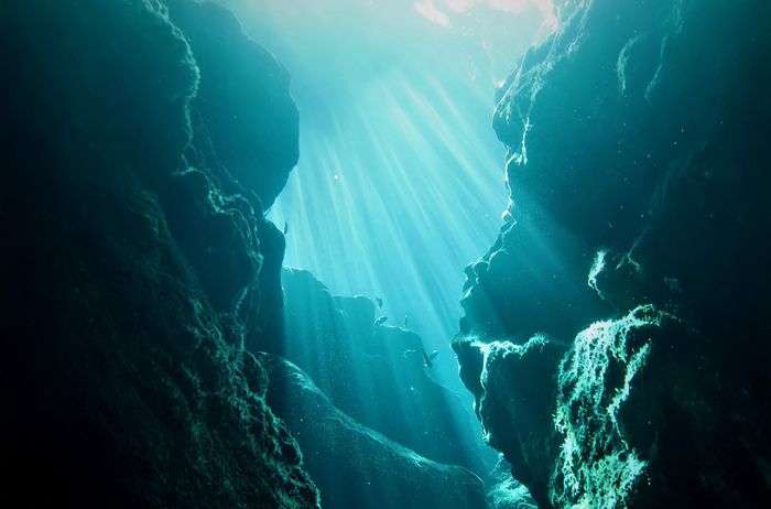 사이판 대표 관광지 전세계 다이버들의 버킷리스트, 신비로운 해저동굴 ‘그로토’. 사진 | 이랜드파크