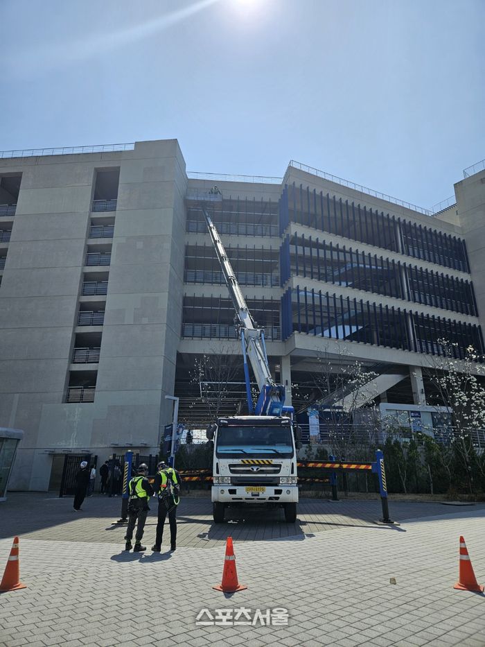 창원NC파크에서 안전점검을 진행하고 있다. 사진 | 김동영 기자 raining99@sportsseoul.com