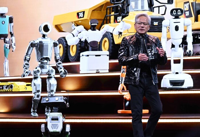 엔비디아 젠슨 황 CEO가 5일(현지 시간) ‘CES 2026’ 라이브에서 특별 기조연설하고 있다. 사진 | 연합뉴스