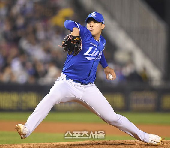 삼성 투수 배찬승이 15일 잠실야구장에서 열린 2025 KBO 리그 LG와 경기 8회 역투하고 있다. 2025. 4. 15.잠실 | 최승섭기자 thunder@sportsseoul.com