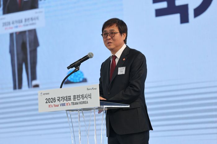 최휘영 문화체육관광부 장관이 7일 충북 진천선수촌에서 열린 2026 국가대표 훈련개시식에서 격려사를 하고 있다. 사진 | 진천=연합뉴스