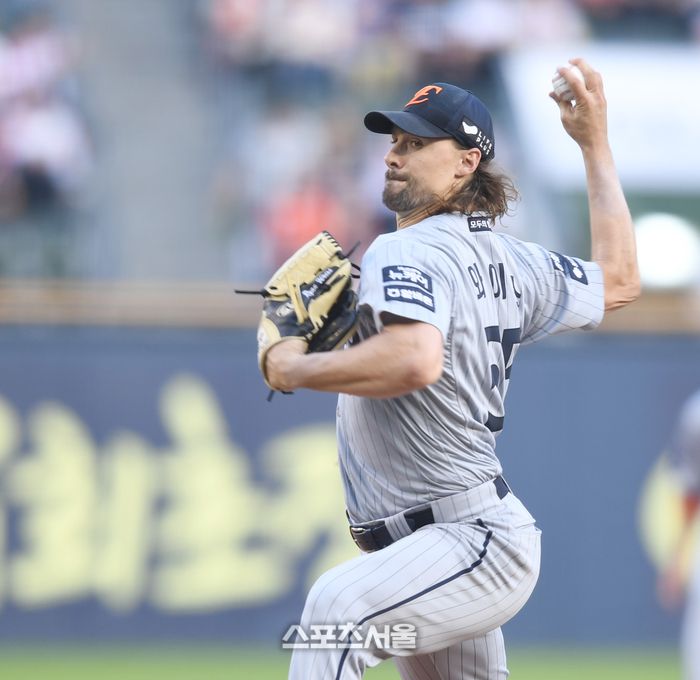 한화 선발투수 와이스가 29일 서울 잠실구장에서 열린 2025 KBO리그 LG와 경기에서 역투하고 있다. 잠실 | 최승섭기자 thunder@sportsseoul.com