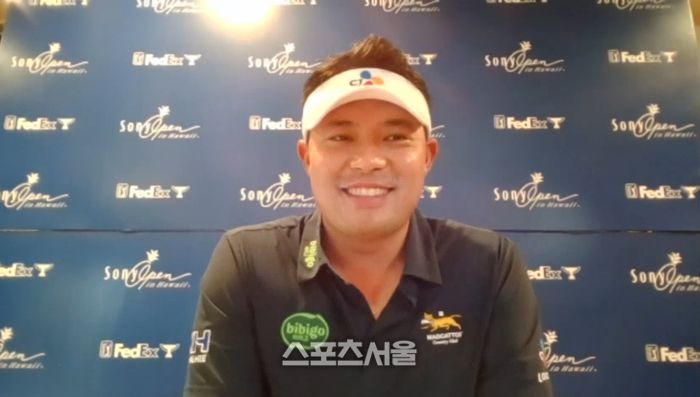 PGA투어에 데뷔하는 이승택이 15일(한국시간) 국내 취재진과 화상 인터뷰를 하며 웃고 있다. 사진 | 인터뷰 화면 캡처