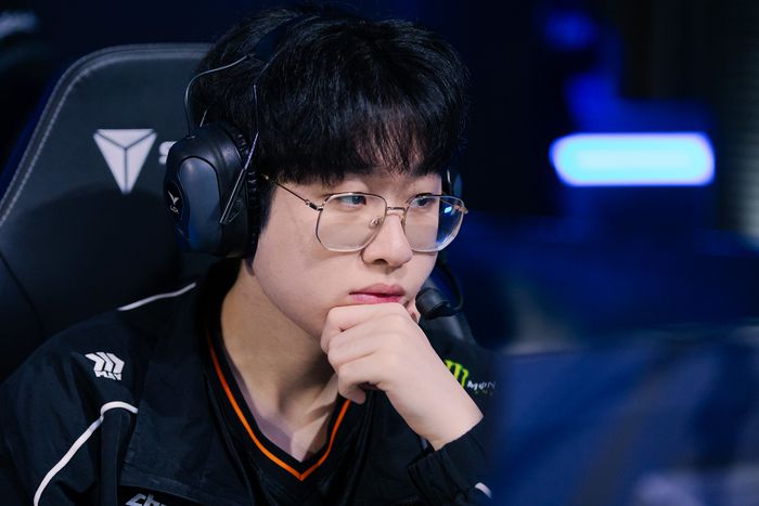 한화생명 ‘제우스’ 최우제가 서울 종로구 롤파크에서 열린 2026 시즌 오프닝 경기를 준비하고 있다. 사진 | 라이엇 게임즈