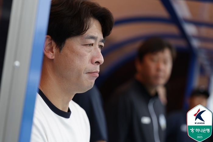 충남 아산 사령탑 시절의 배성재 감독.제공 | 한국프로축구연맹