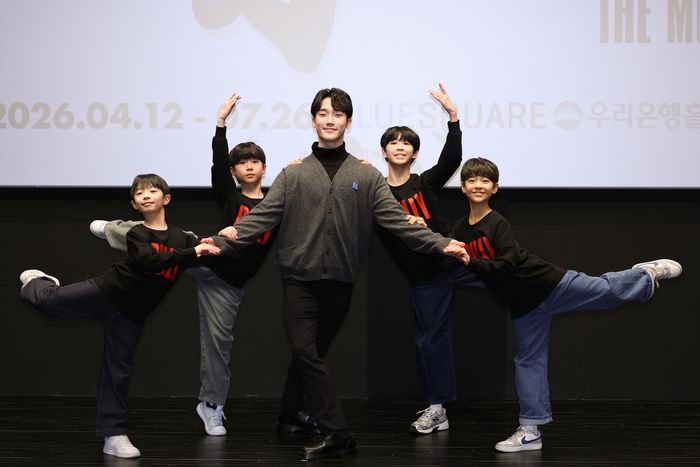 21일 뮤지컬 ‘빌리 엘리어트’ 기자간담회에서 ‘빌리’ 역 (왼쪽부터) 조윤우·김우진·임선우·김승주·박지후가 포즈를 취하고 있다. 사진 | 연합뉴스