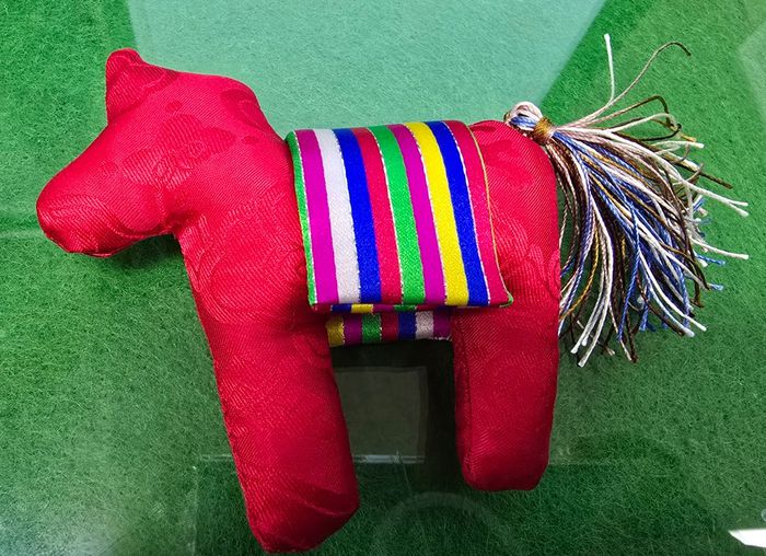 붉은말 자수 키링.  사진|원주시역사박물관