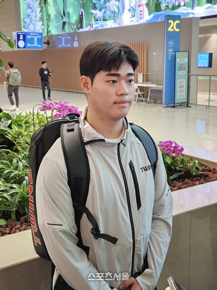 LG 박준성이 22일 인천국제공항에서 스프링캠프 출국 전 취재진 인터뷰에 응하고 있다. 인천공항 | 강윤식 기자 skywalker@sportsseoul.com