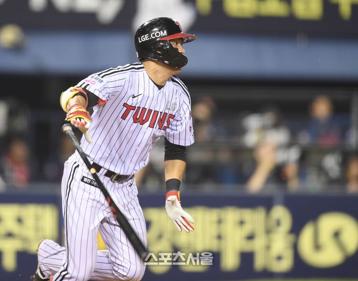LG 천성호가 20일 서울 잠실구장에서 열린 2025 KBO리그 롯데와 경기 7회말 1사1루 우전안타를 치고 있다.  잠실 | 최승섭기자 thunder@sportsseoul.com